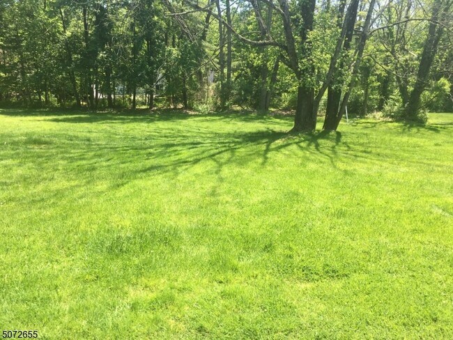 Foto del edificio - 424 White Oak Ridge Rd