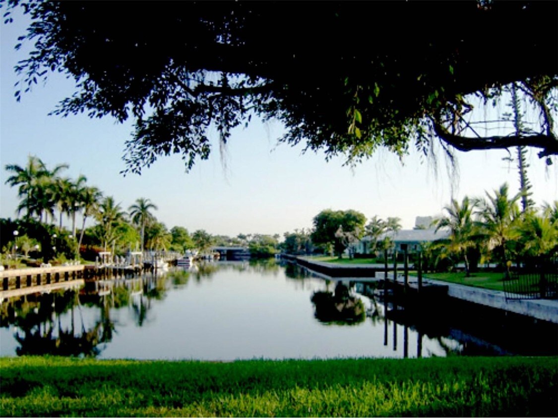 Primary Photo - 2000 S Ocean Dr
