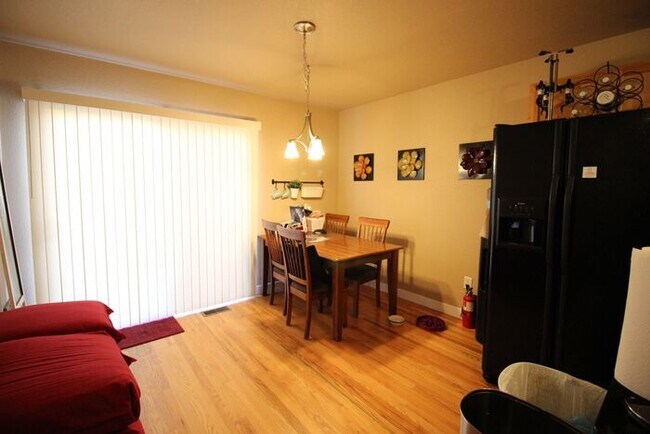 Foto del edificio - Wonderful Home with Finished Basement