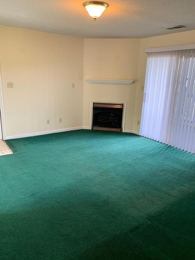 Building Photo - GROUND FLOOR 2 BEDROOM 2 BATH AT MYRTLE GREENS $1,300