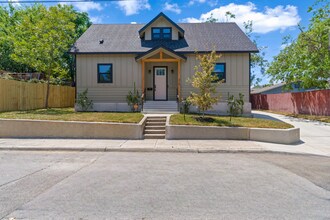 Building Photo - 315 Tilden St