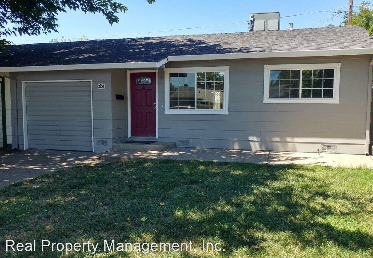 Foto principal - 2 br, 1 bath House - 3250 Camellia St