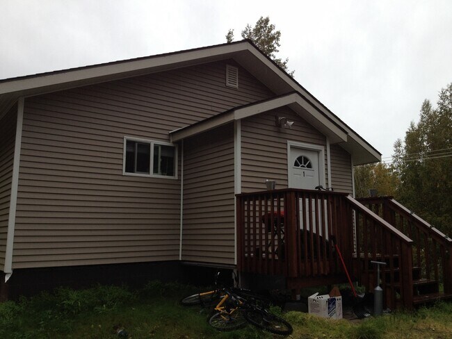 Foto del edificio - 18373 Old Glenn Highway, Unit 1