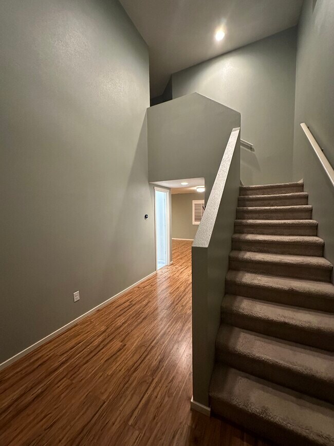 Entry - 12902 NE 118th Way