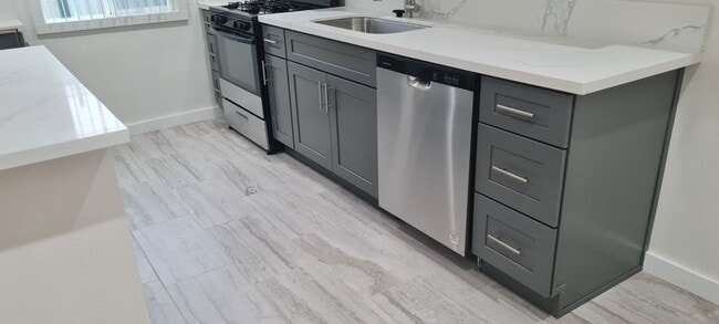 Building Photo - Remodeled 1 Bedroom Unit in Orange