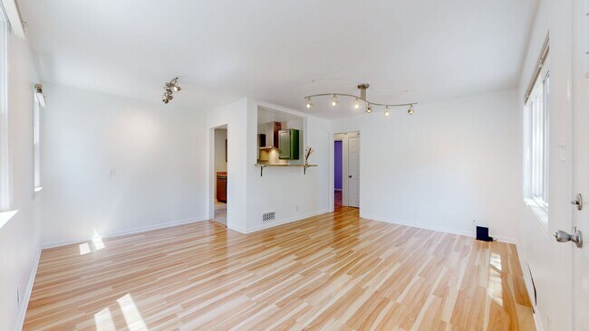 Building Photo - 3201 S Humboldt St
