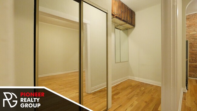 Foto del edificio - 457 W Melrose St
