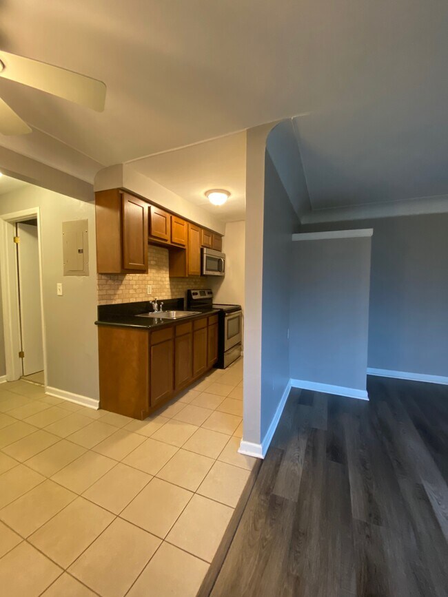 Foto del edificio - 320 Hanna Ave