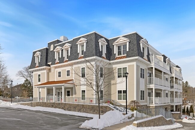 Building Photo - 441 Essex St