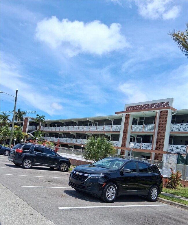 Foto del edificio - 1450 NE 170th St