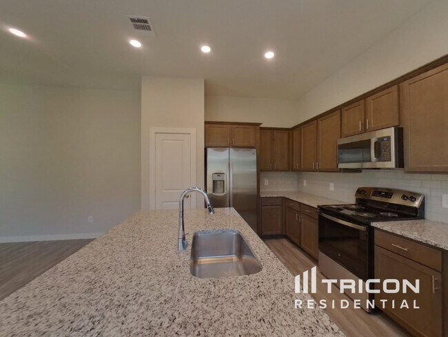 Building Photo - 9835 Willow Creek Commerce Dr 106 Tomball TX
