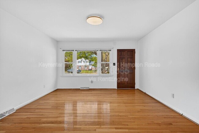 Building Photo - 204 Cleopatra Ct