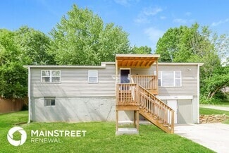 Building Photo - 300 E 164th Terrace