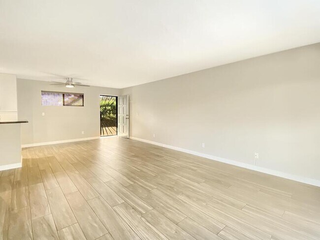Foto del edificio - 4651 Pico St