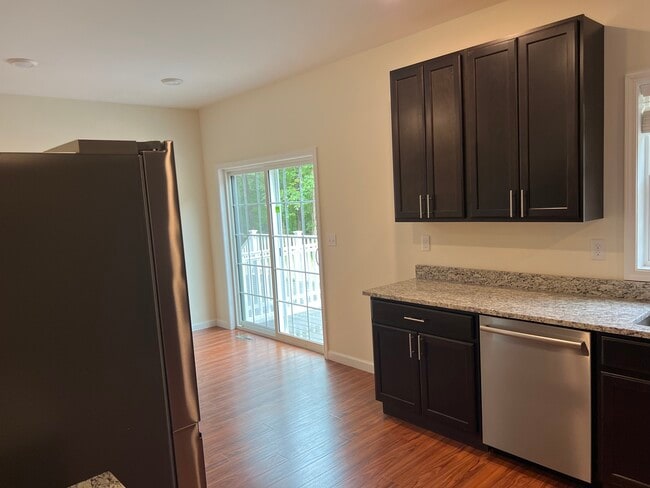 Building Photo - 5 Red Maple Ln