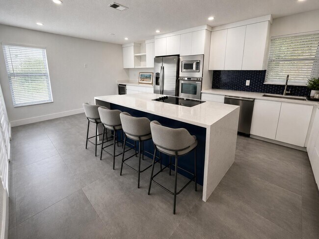Foto del edificio - 4683 NW 99th Terrace