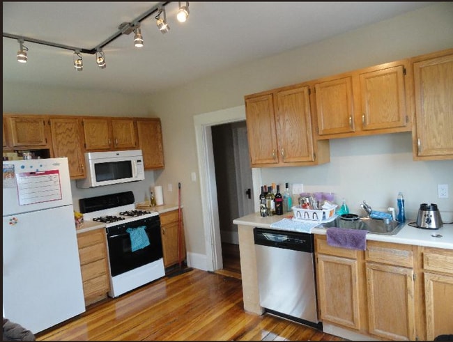 Building Photo - 101 Heath St