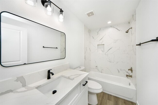 Foto del edificio - 8501 Autumn Ln