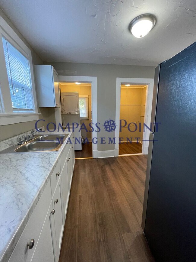 Building Photo - Newly Renovated Just For You! First Month's Rent Free!!