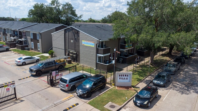 Building Photo - Buena Villa Apartmentes