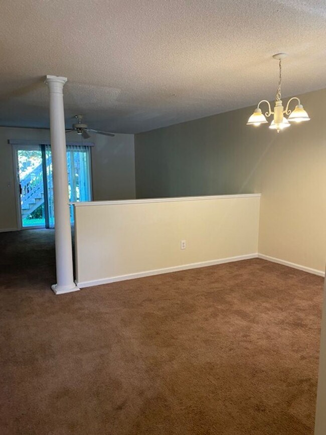 Foto del edificio - Condo in Holton Place