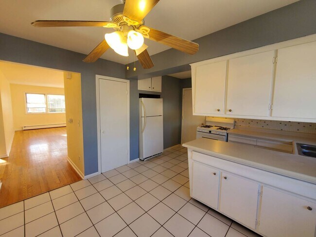 Building Photo - 3517 N Marmora Ave