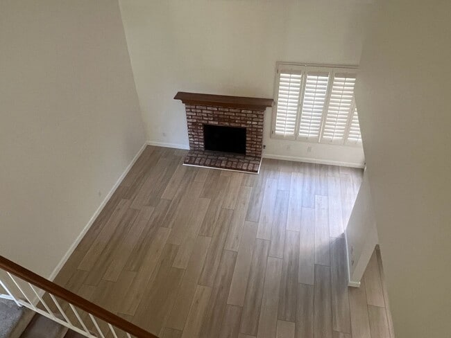 Foto del edificio - La Ventana Townhouse in Ventura