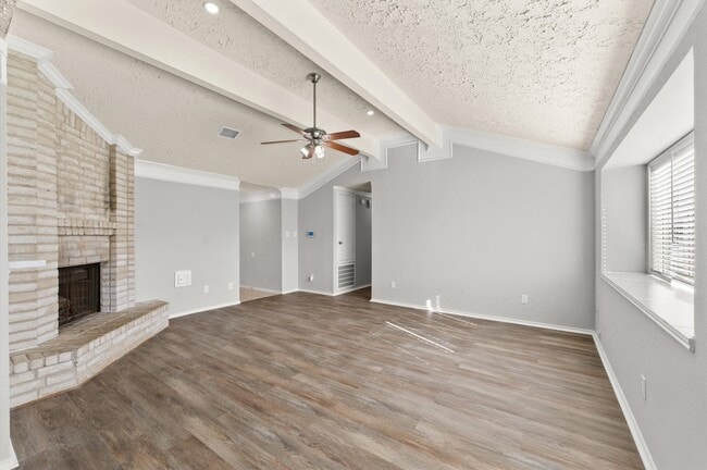 Building Photo - 14003 Vinehill Dr