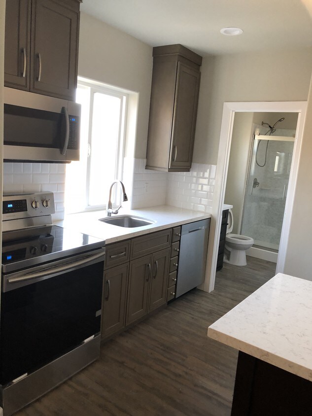 kitchen - 21387 Crestwind Dr