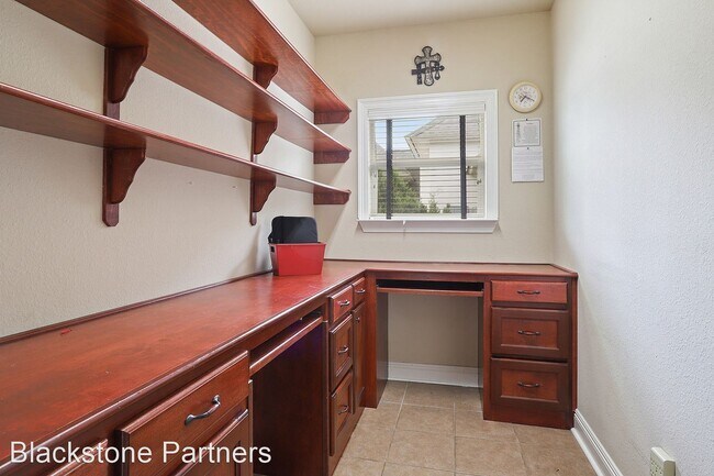 Building Photo - 3 br, 2 bath House - 6107 Waterford Lane