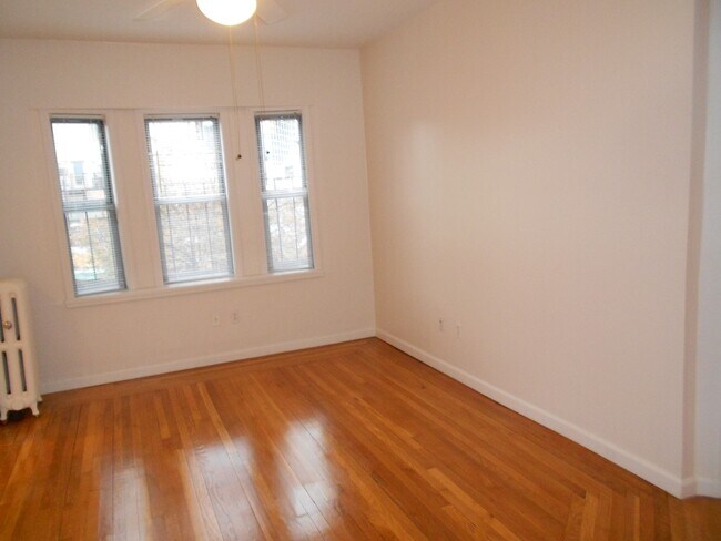 Foto del edificio - 25 Edgerly Rd