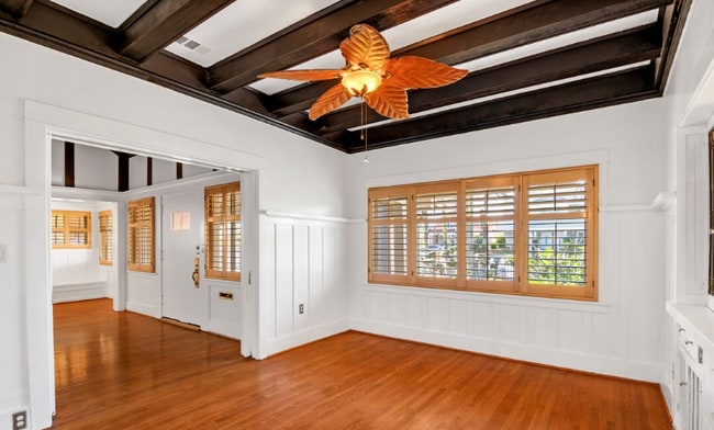 Foto del edificio - 1638 S Van Ness Ave