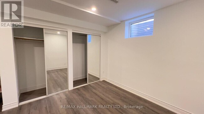 Building Photo - 131 Southview Dr