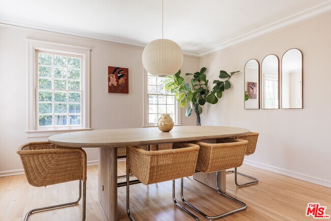 Foto del edificio - 2011 N Normandie Ave