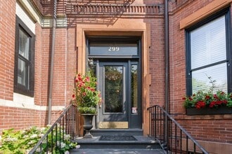 Building Photo - 299 Marlborough St