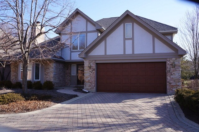 Primary Photo - 560 Rivershire Pl