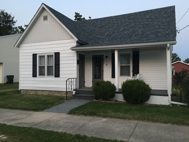 Front View - 801 S Fifth St