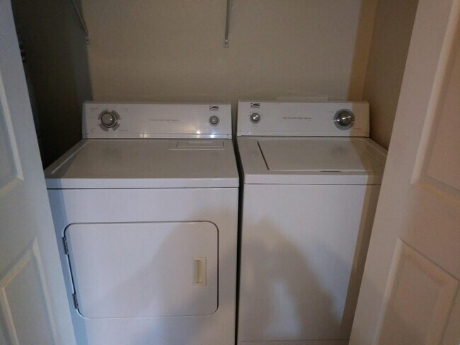 Foto del edificio - Spacious 2 bedroom in great community