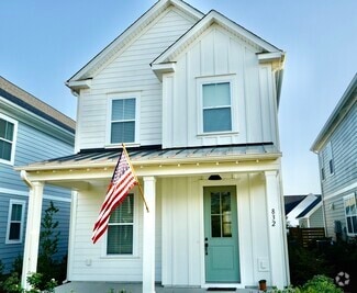 Building Photo - 832 Edgerton Dr