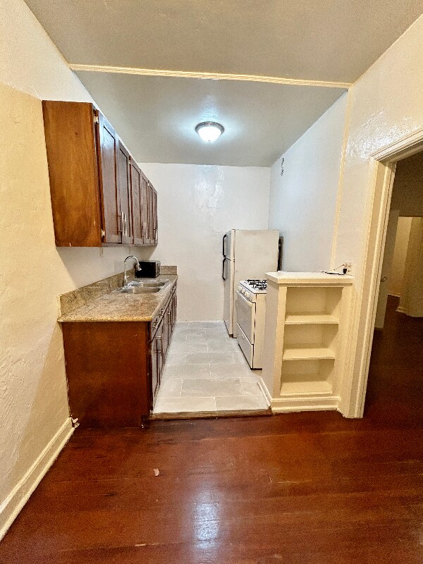 Foto del edificio - 1523 N McCadden Pl