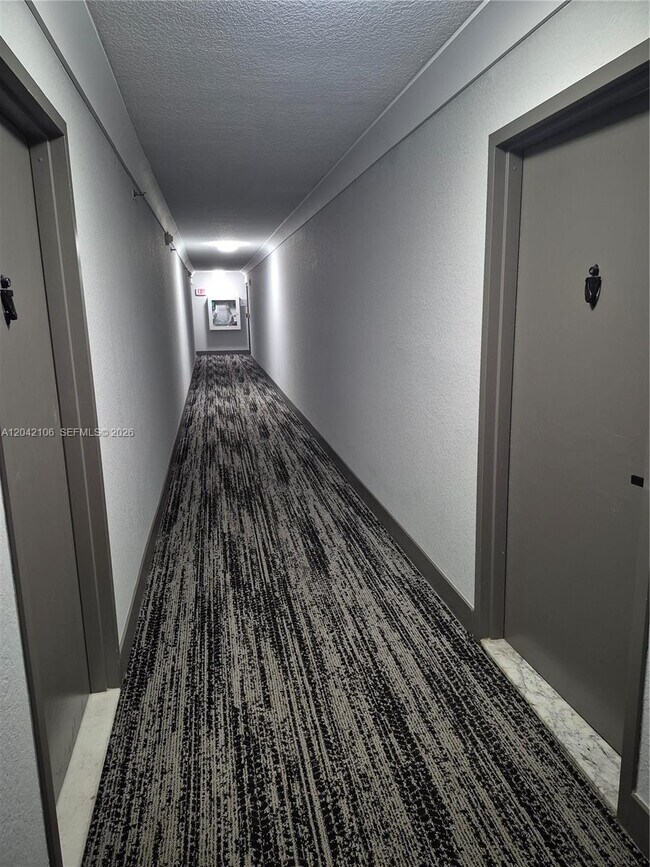 Foto del edificio - 16565 NE 26th Ave