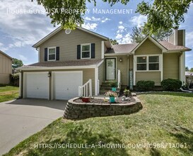 Building Photo - 420 SE Onyx Dr