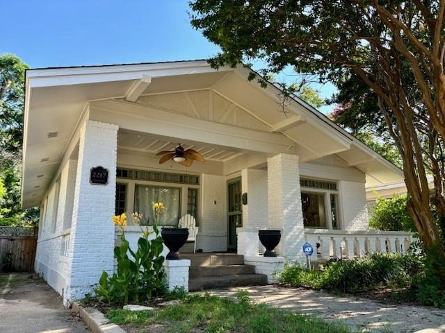 Foto del edificio - 2217 Irwin St