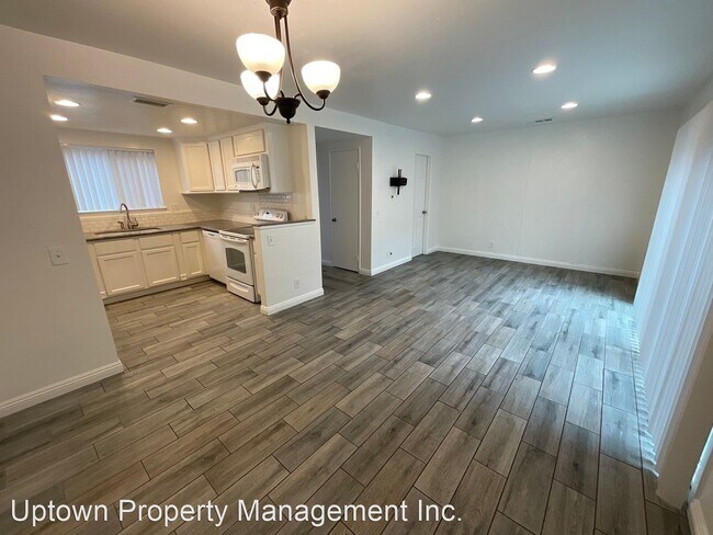 Building Photo - 2 br, 1.5 bath House - 945 Las Lomas   # C