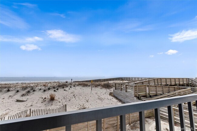 Foto del edificio - 750 Shore Rd