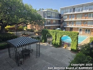 Foto del edificio - 8401 N New Braunfels Ave