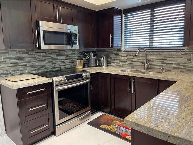 Foto del edificio - 10101 NW 5th St