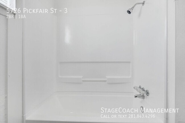 Foto del edificio - 5726 Pickfair St