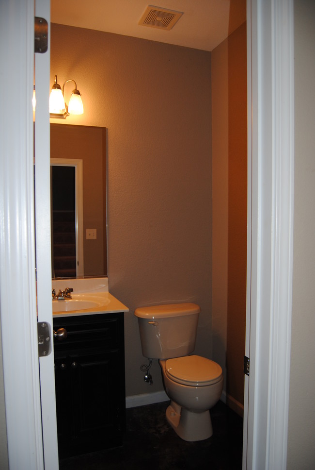 Building Photo - 2621 Glenn Cove