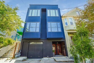 Building Photo - 635 6th Ave